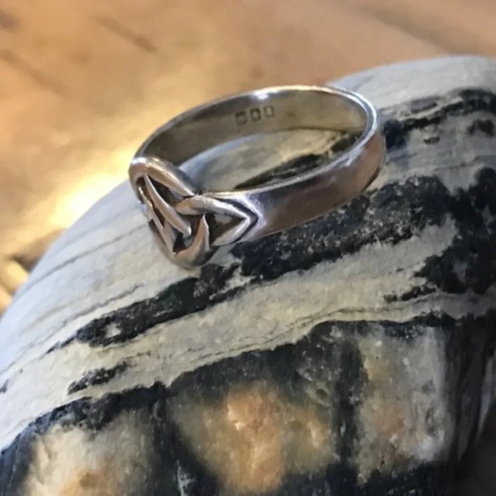 Vintage Celtic Knot Sterling Silver Ring - Size 7.75